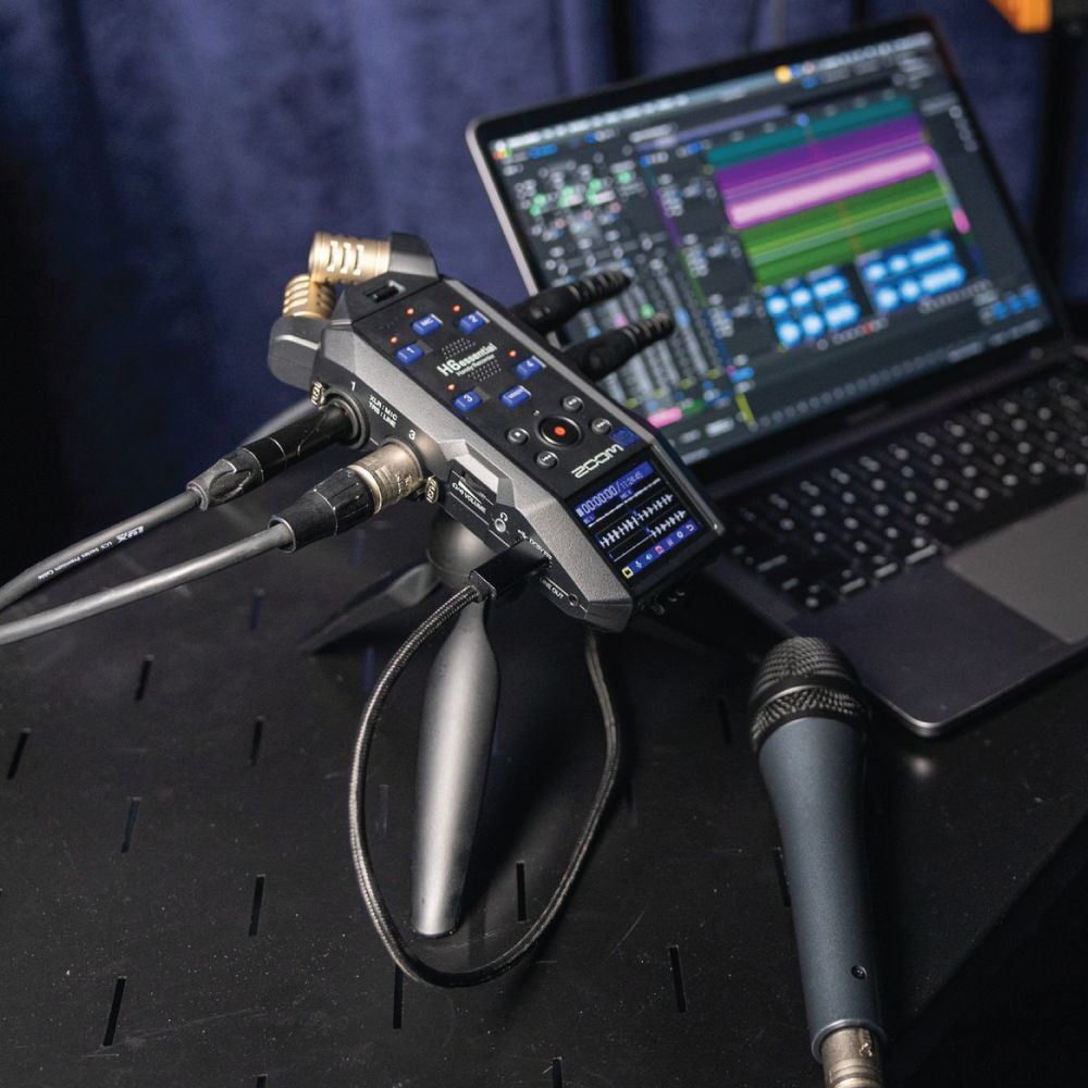 Musician using Zoom H6essential 32-bit float recorder in Malaysia for music recording